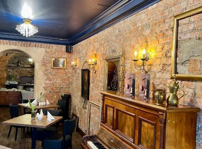 Baron Boutique 옐레니아구라